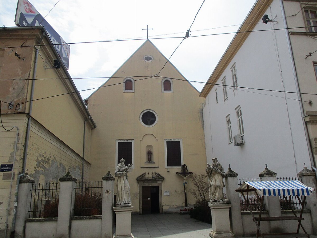 Kerk van de h jacobus met klooster osijek