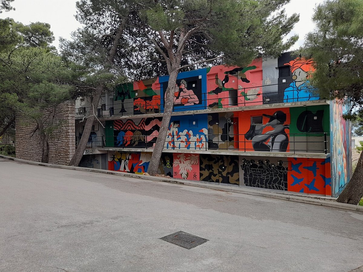 Hotel bijela kuca wit huis bol