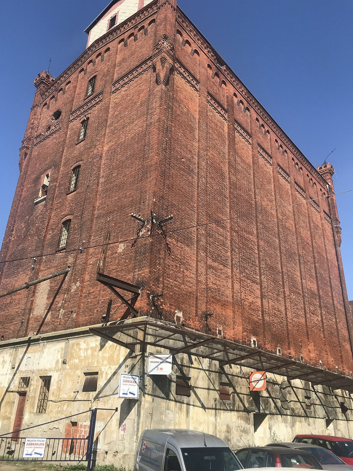 Silo van de stoommolen union osijek