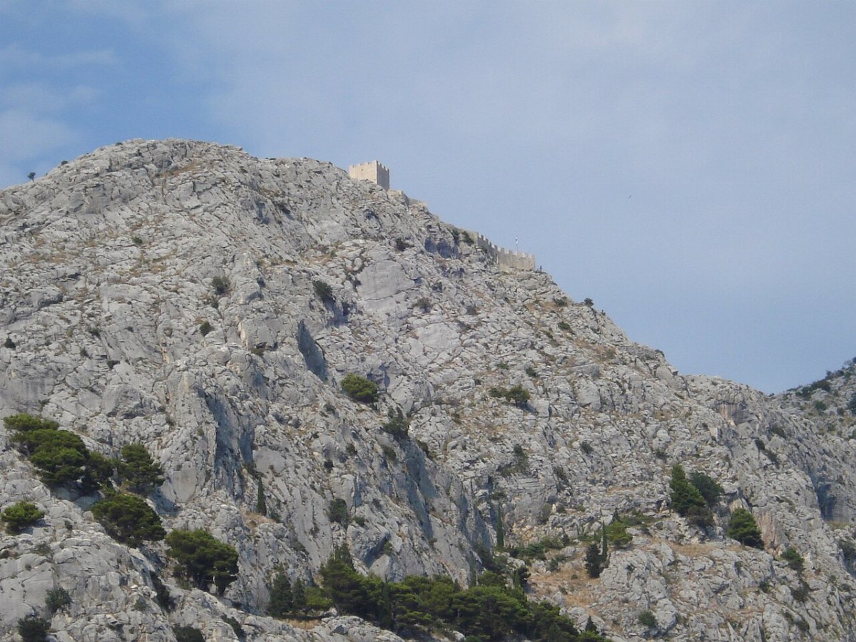 Vesting starigrad fortica omis